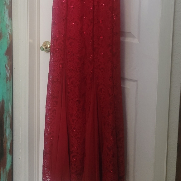 Fire engine red hot dress 👗 - Picture 4 of 5